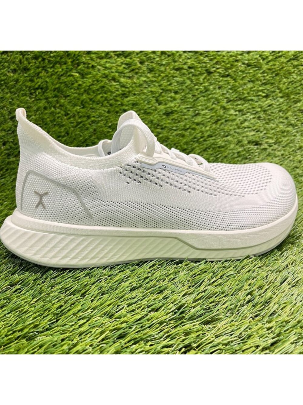 Flux Adapt Runner H2O Pro White Mens Size 8.5 Womens 10 Athletic Shoes Sneakers
